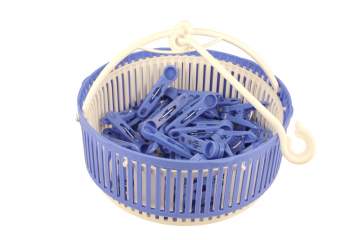 Basket with 50 pegs